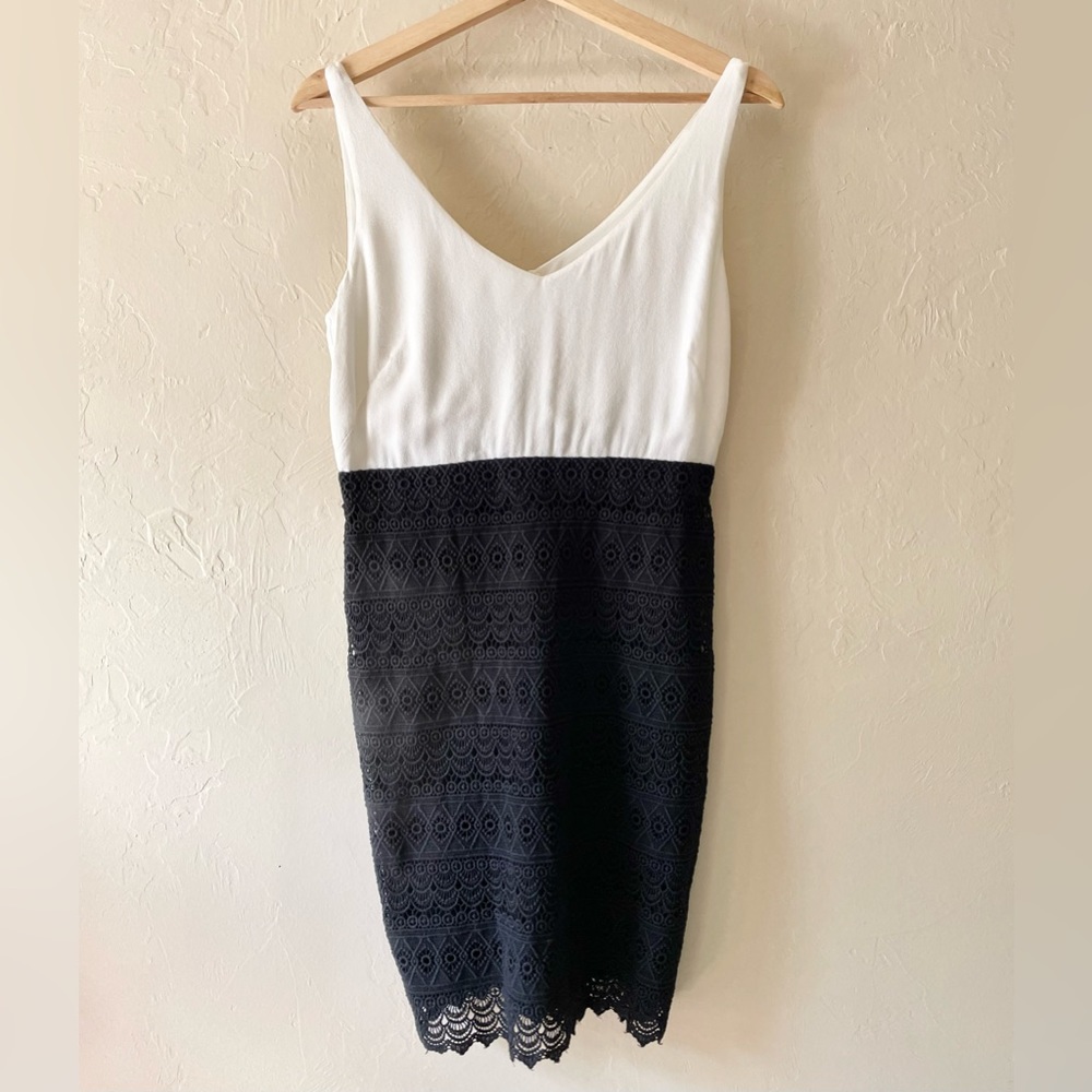 🆕 The Loft Black & White Sleeveless Crochet Dress | 0 - Picture 2 of 8